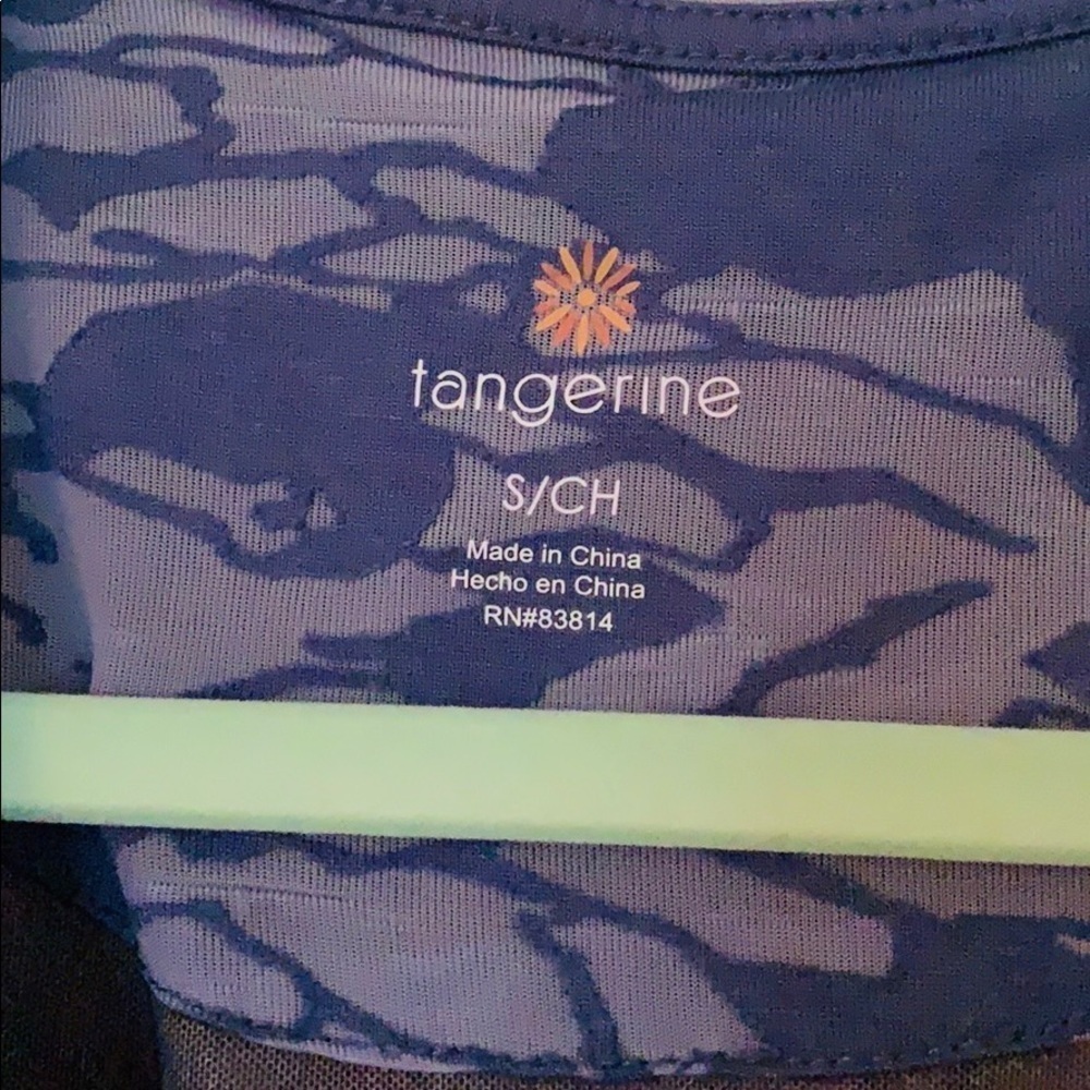 27. Blue top with fun design on the back - Picture 3 of 11